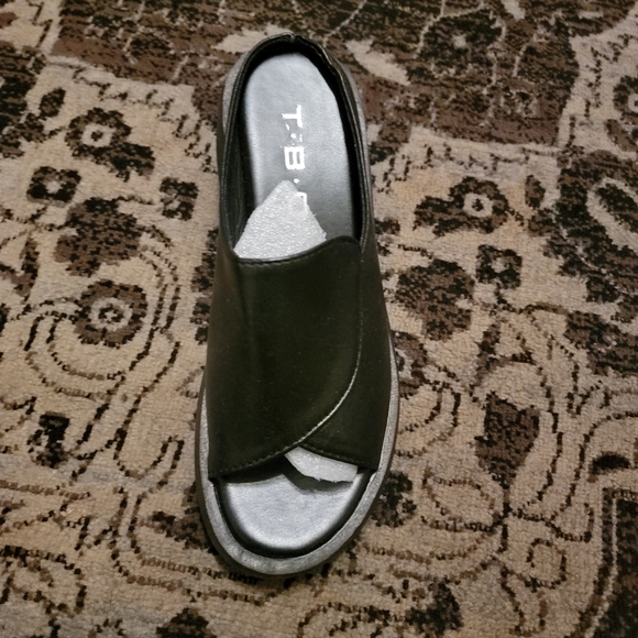 Women shoes - Picture 3 of 4